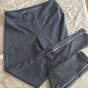 VS Sport Gray Yoga Leggings , M